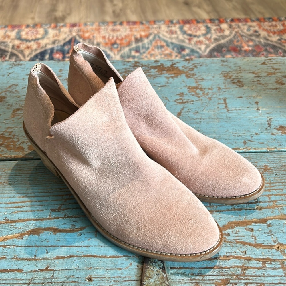 Kelsi Dagger Brooklyn Suede Ankle Booties Blush Pink Size 7 - Picture 2 of 7